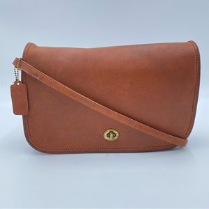 401. Vintage NYC-era COACH Convertible Clutch - camel